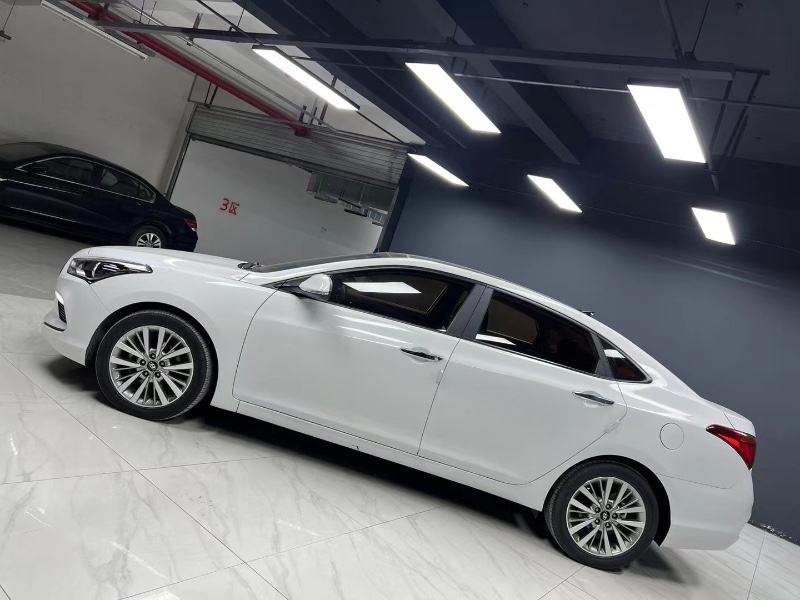 成都18年现代名图5