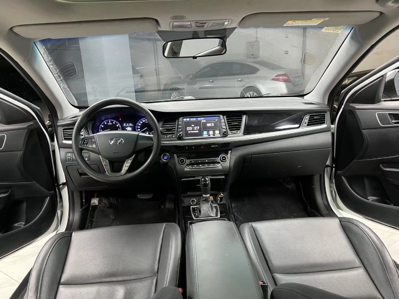 成都18年现代名图7