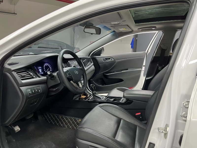 成都18年现代名图8