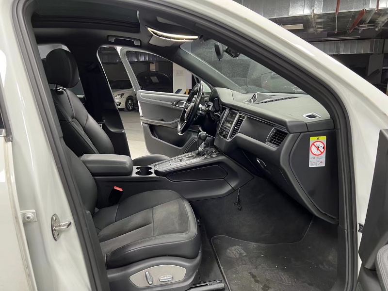 成都14年保时捷Macan7