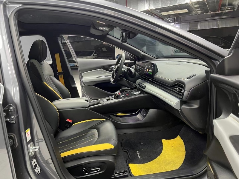 成都21年传祺影豹2