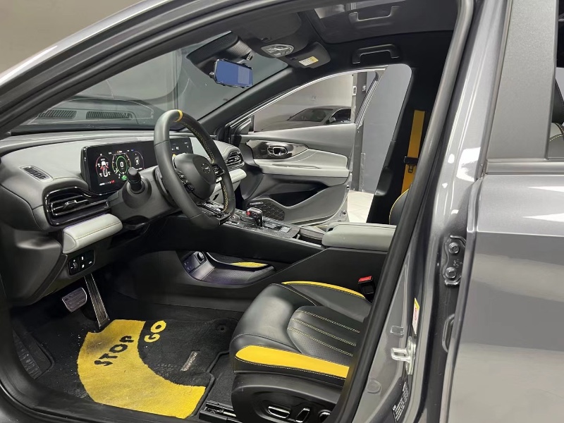 成都21年传祺影豹8