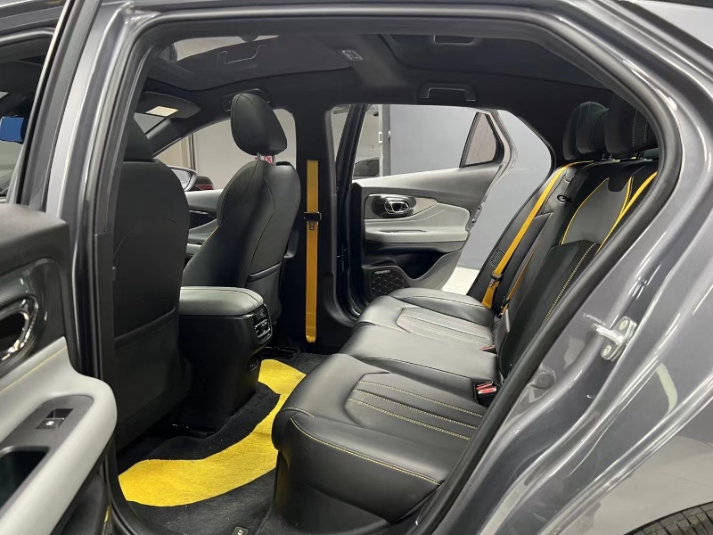 成都21年传祺影豹9