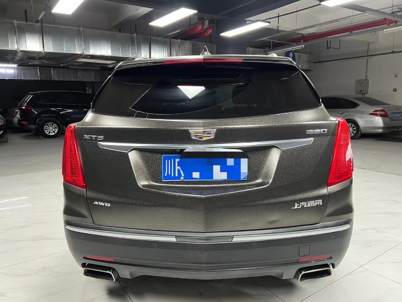 成都17年凯迪拉克XT53