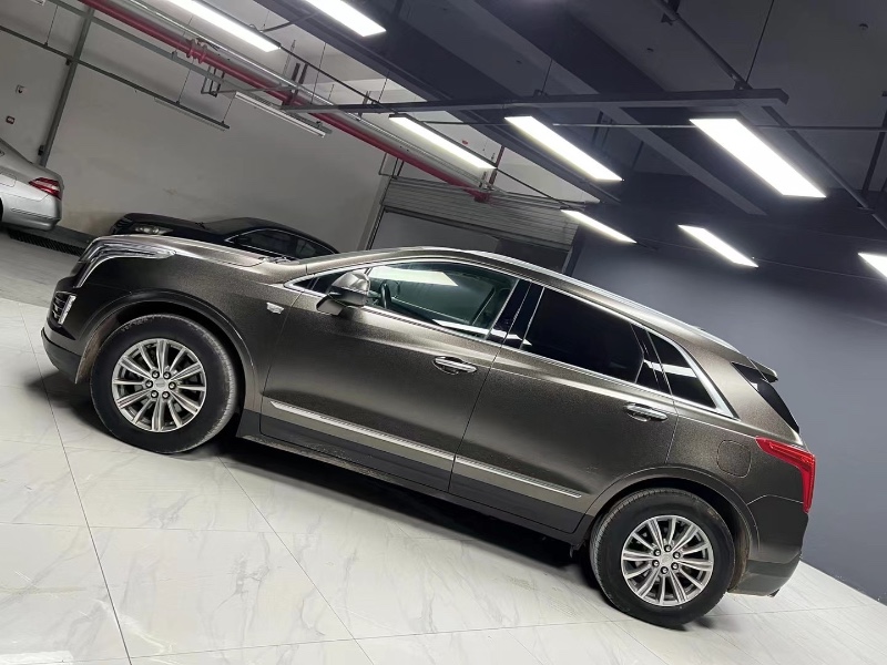 成都17年凯迪拉克XT54