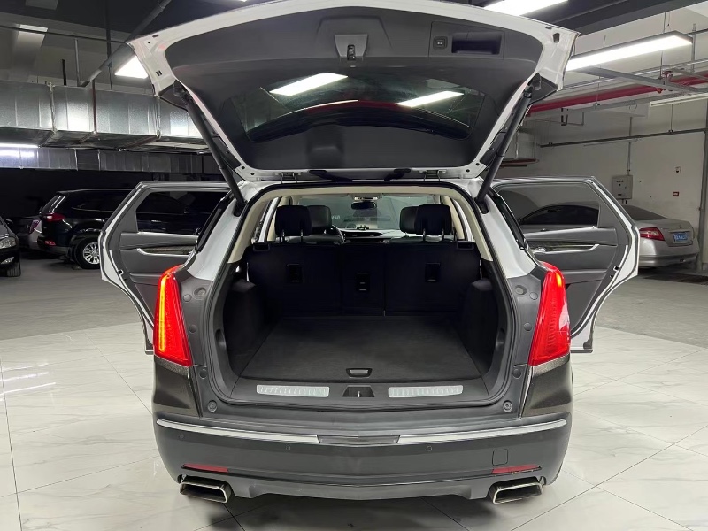 成都17年凯迪拉克XT59