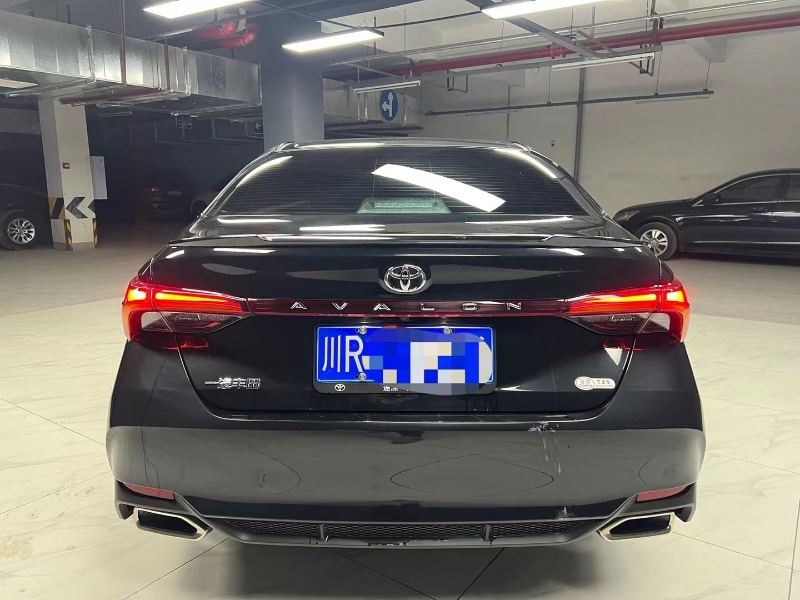 成都21年丰田亚洲龙2