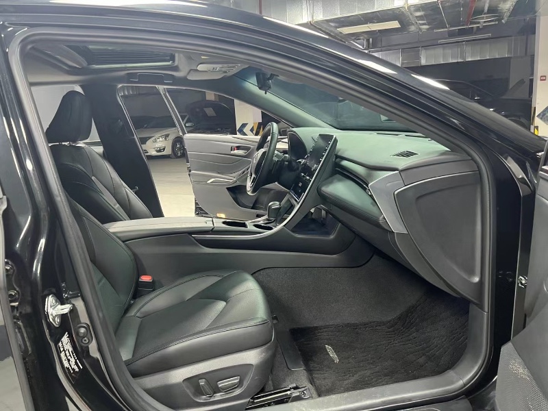 成都21年丰田亚洲龙5