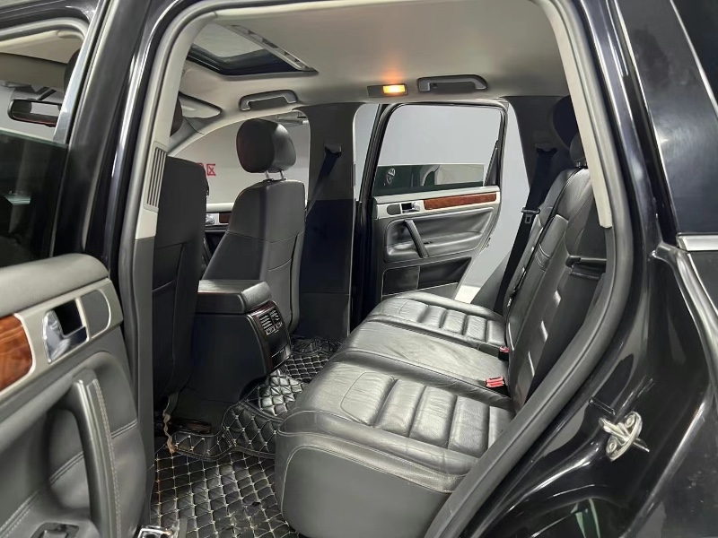 成都08年大众途锐8