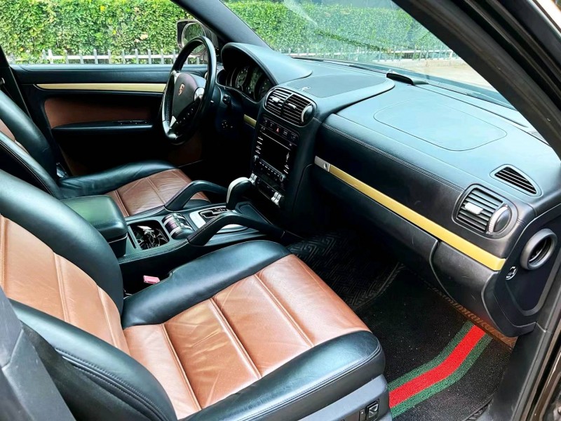 潍坊10年保时捷卡宴6