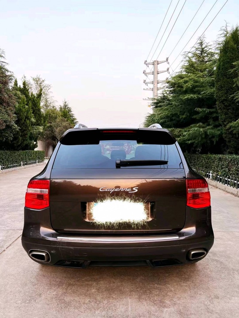 潍坊10年保时捷卡宴1