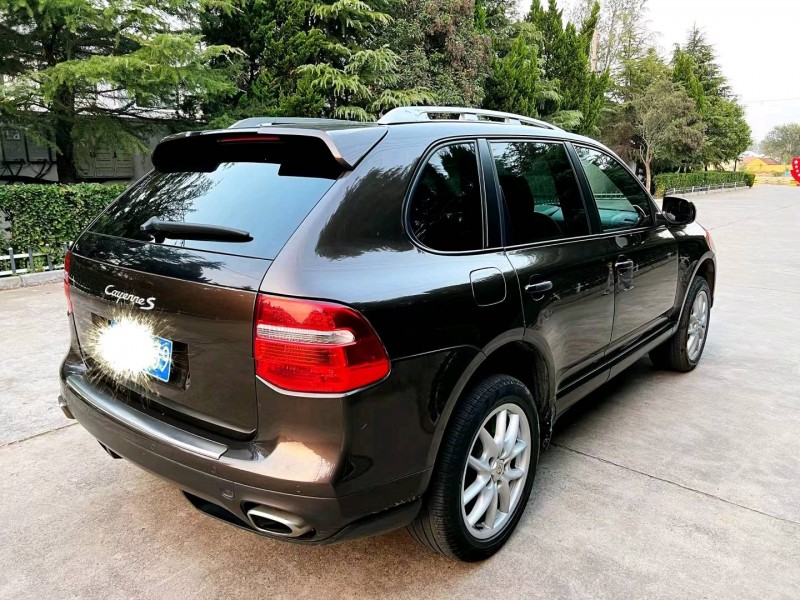 潍坊10年保时捷卡宴2