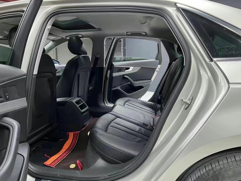 成都17年奥迪A4L8