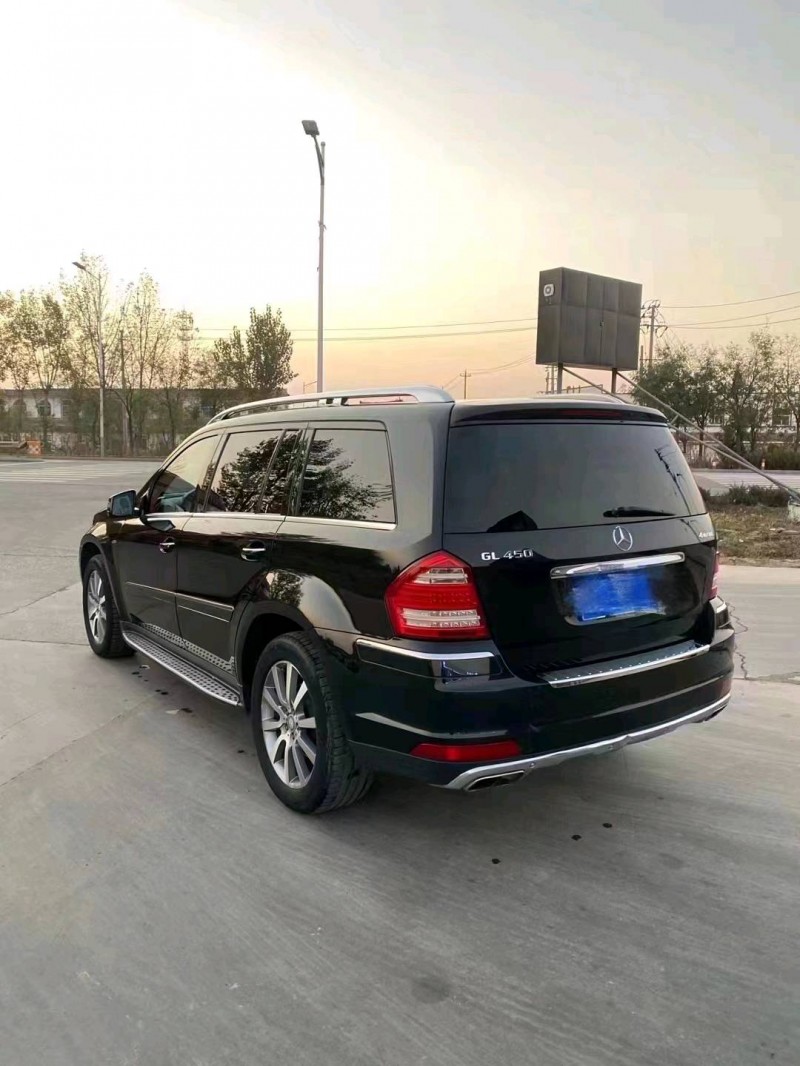 东营12年奔驰GL8