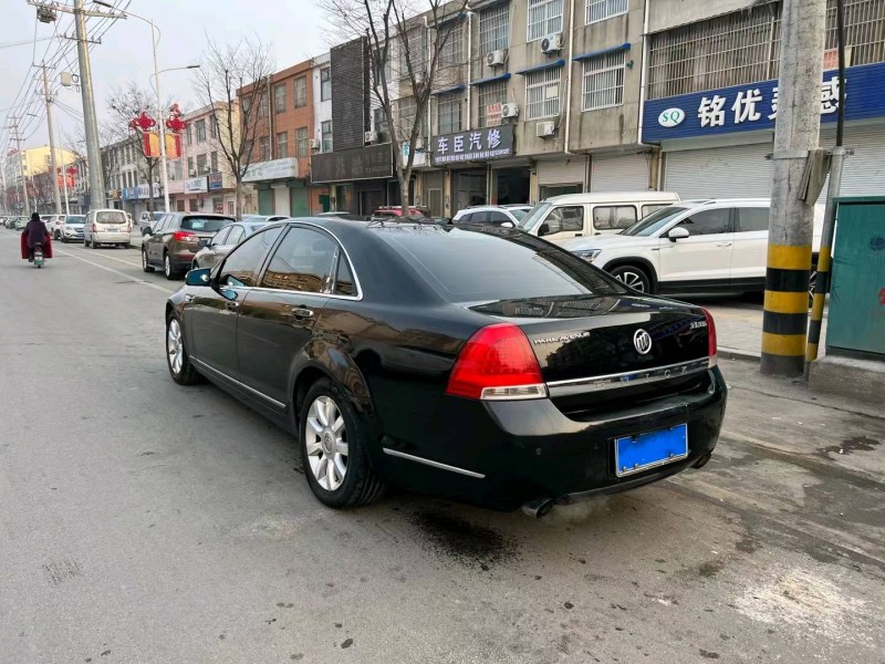 徐州10年别克林荫大道7