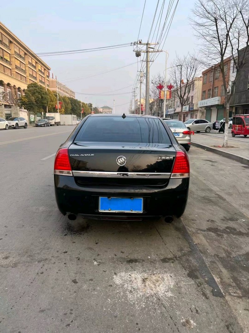 徐州10年别克林荫大道9