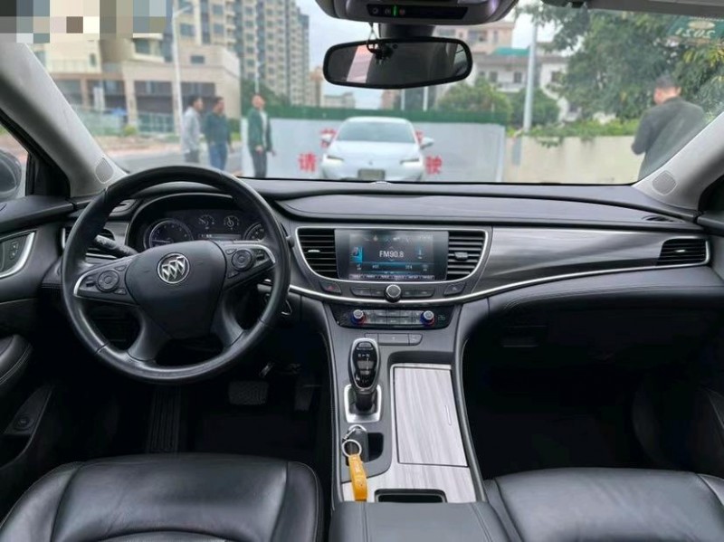 东莞19年别克君越5