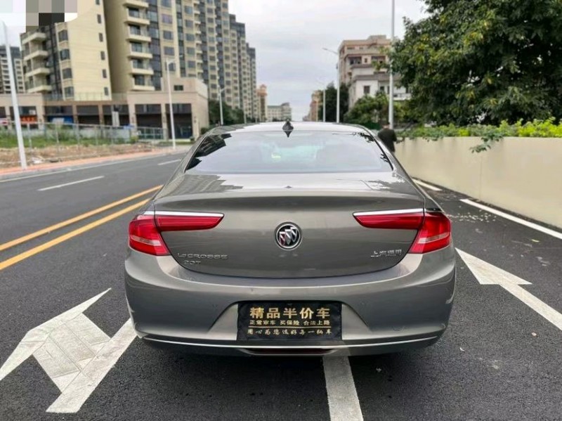 东莞19年别克君越9