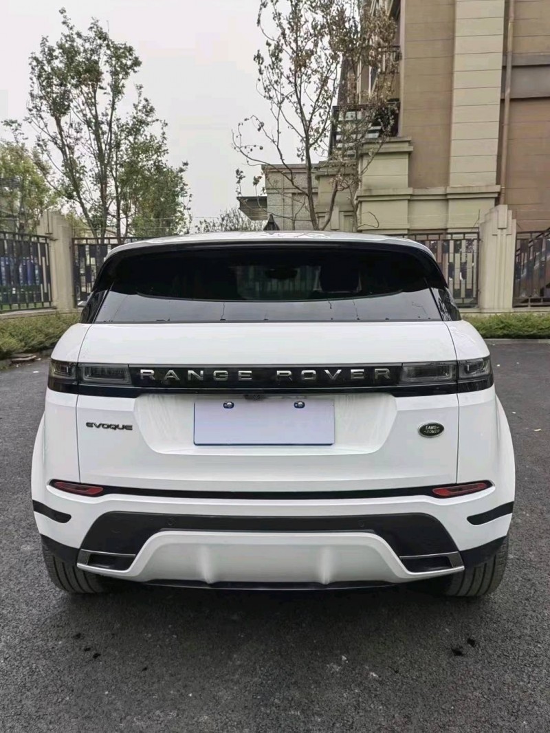 重庆22年路虎极光3