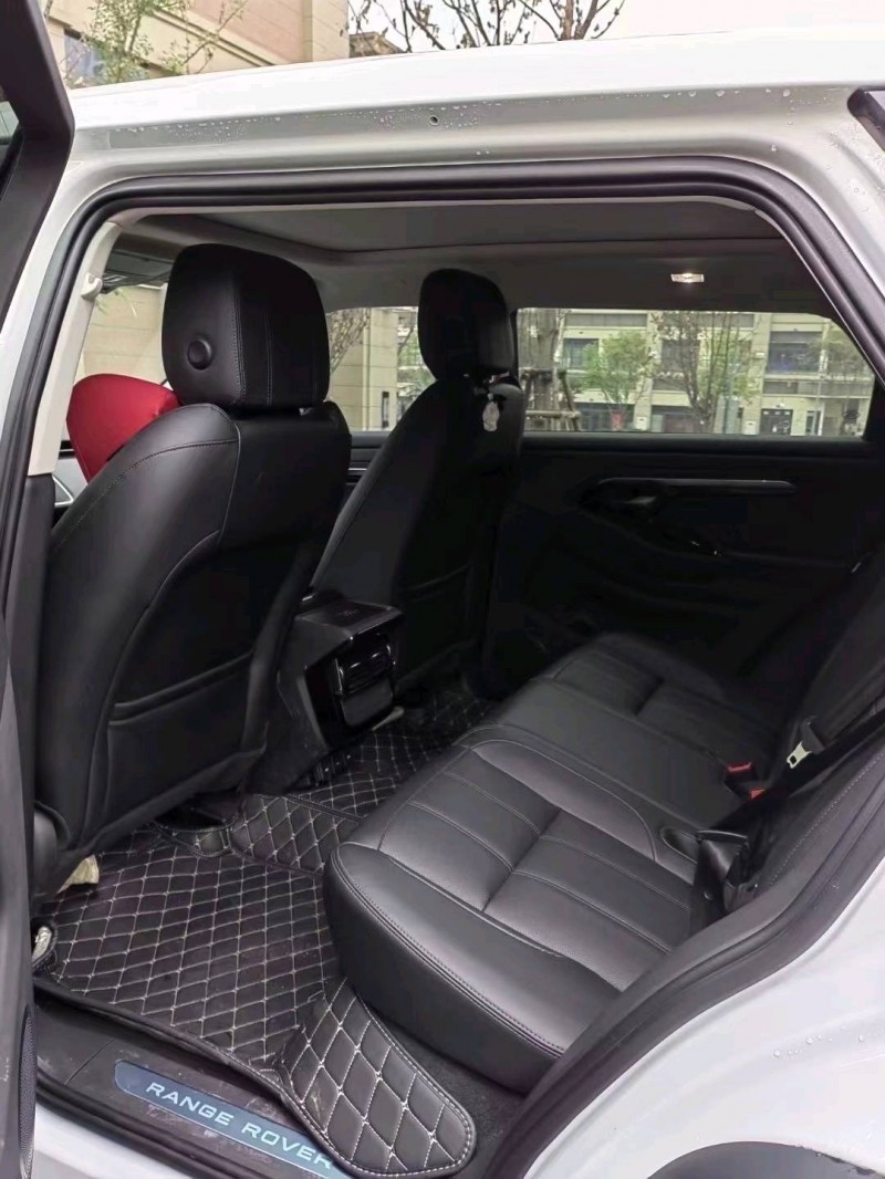 重庆22年路虎极光5