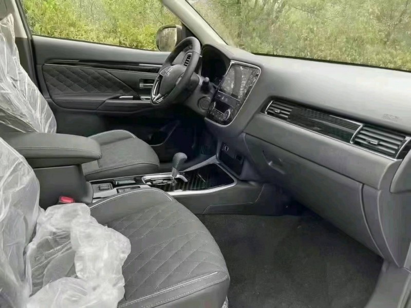 北京22年三菱欧蓝德5