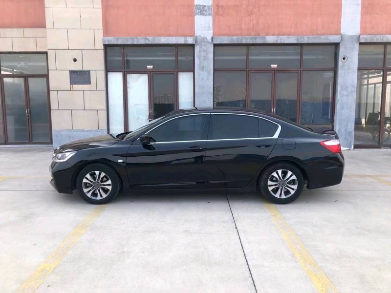 济南14年本田雅阁2