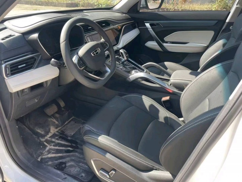 北京22年吉利博越8