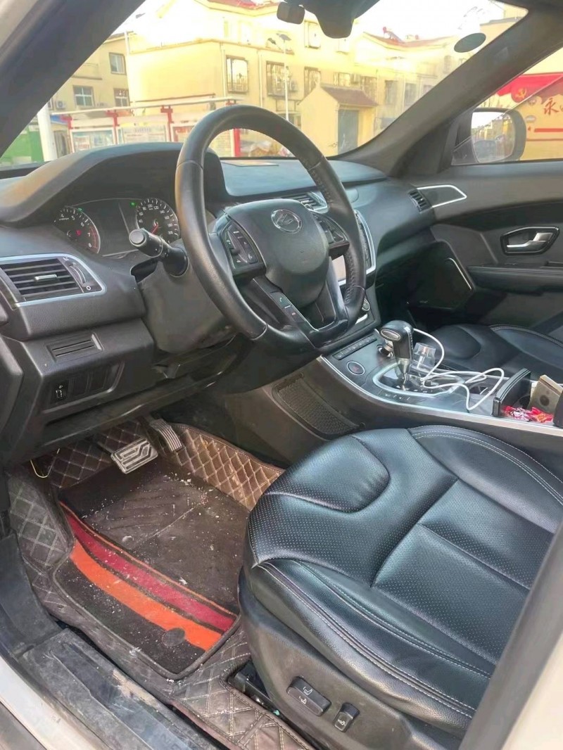 济南16年陆风X73