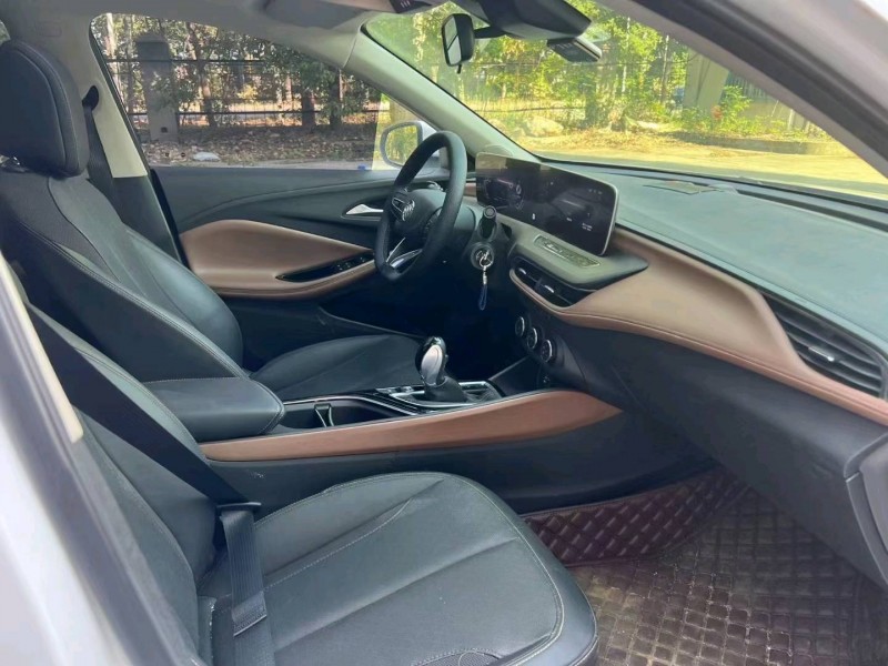 北京22年别克威朗5