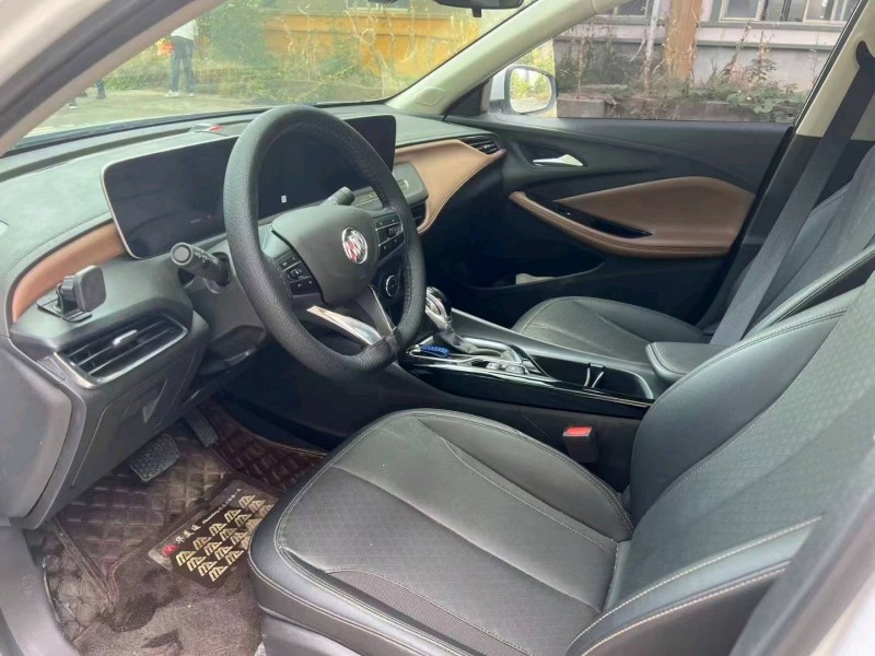 北京22年别克威朗8