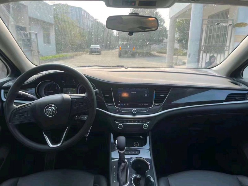 北京22年别克威朗6