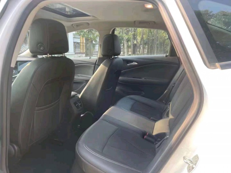 北京22年别克威朗8