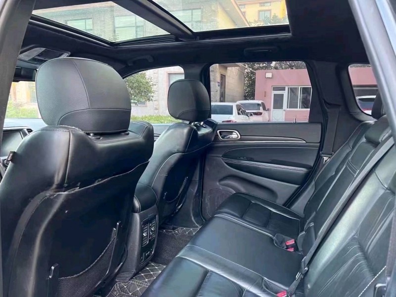 青岛15年Jeep大切诺基5