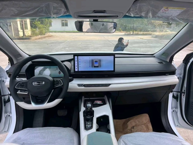 北京22年吉利帝豪6