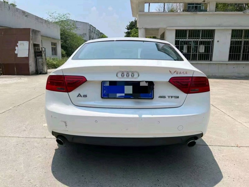 北京16年奥迪A59