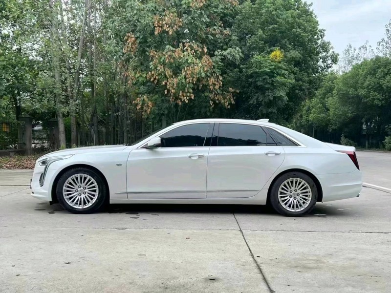 北京21年凯迪拉克CT64