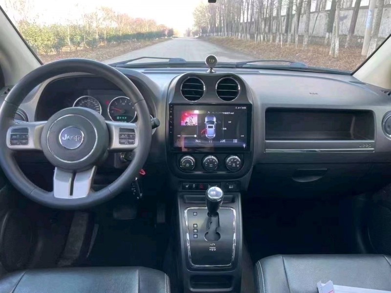 青岛13年Jeep指南者4