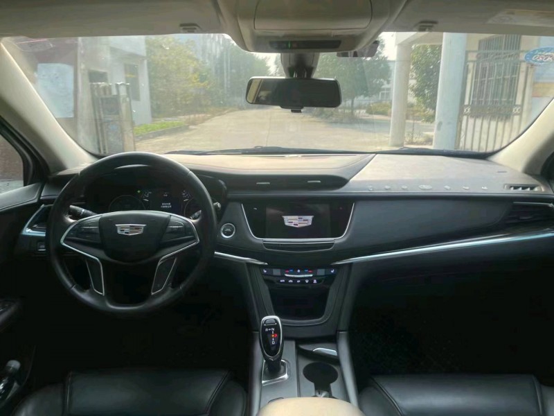 北京19年凯迪拉克XT56