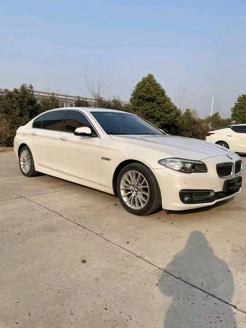 北京17年宝马5系3