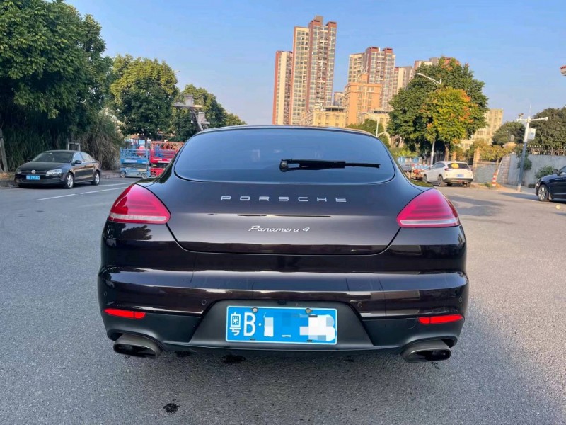 广州13年保时捷帕拉梅拉7