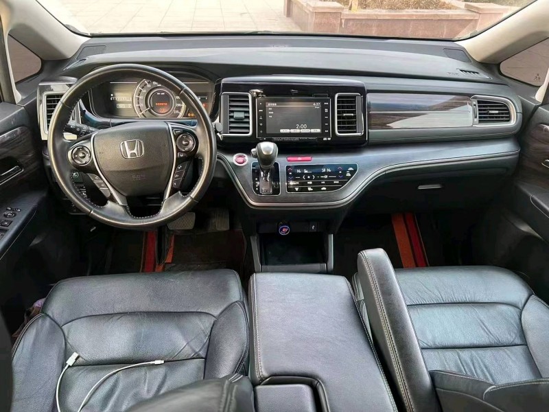 济宁17年本田艾力绅3