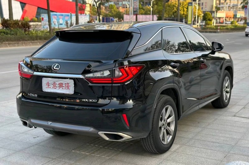 广州18年雷克萨斯RX7
