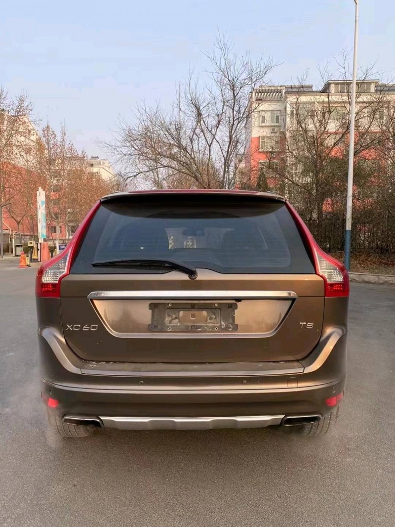 青岛14年沃尔沃XC602