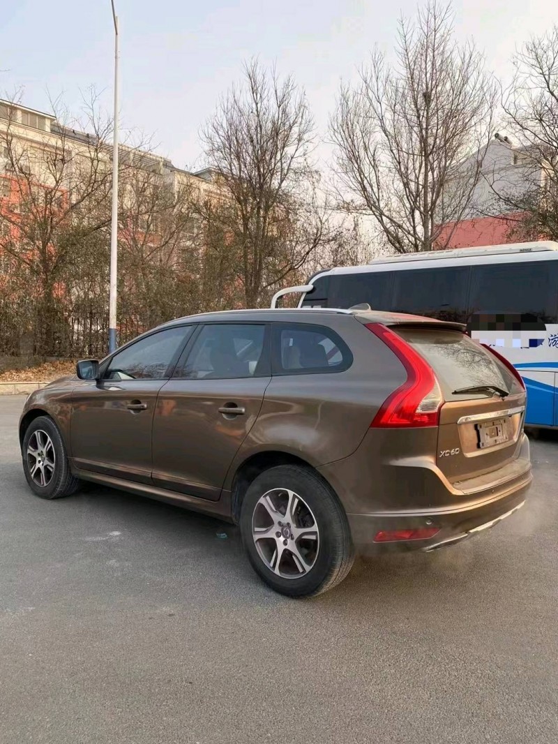 青岛14年沃尔沃XC604