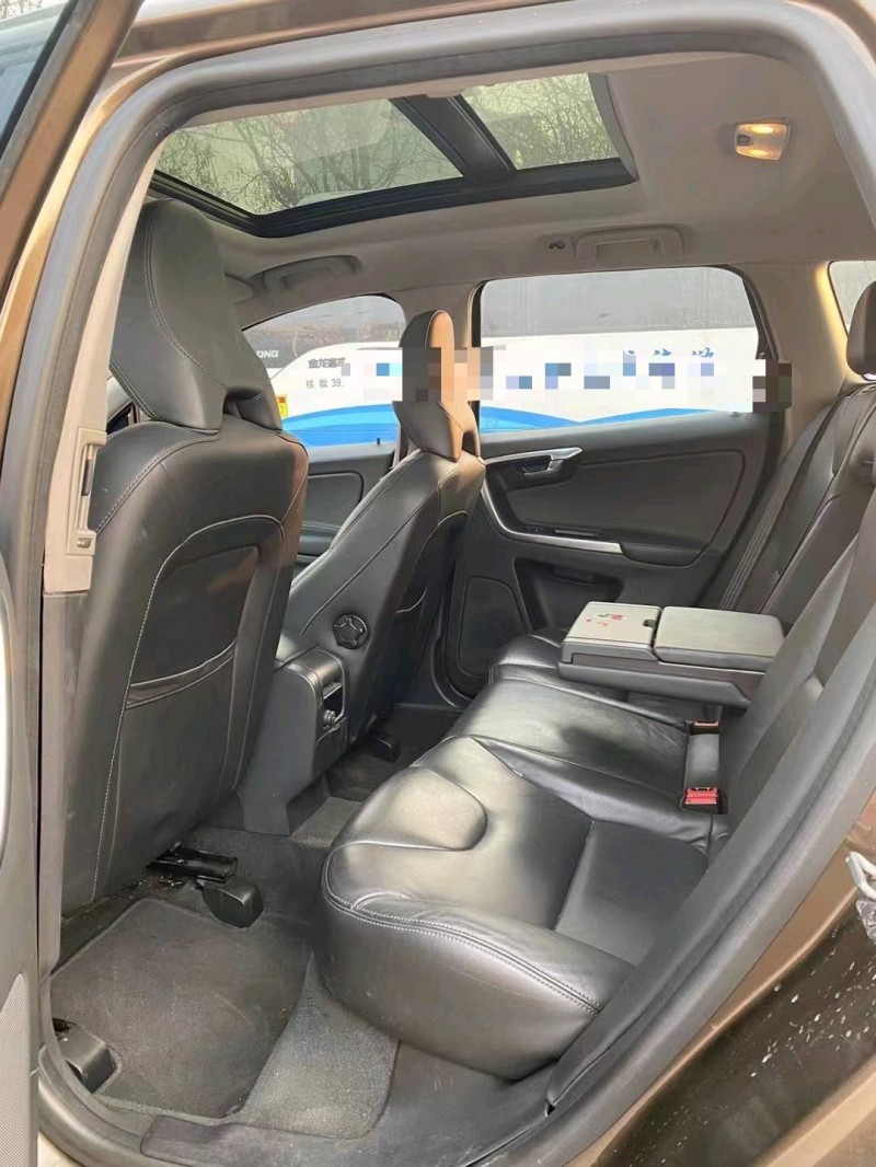 青岛14年沃尔沃XC606