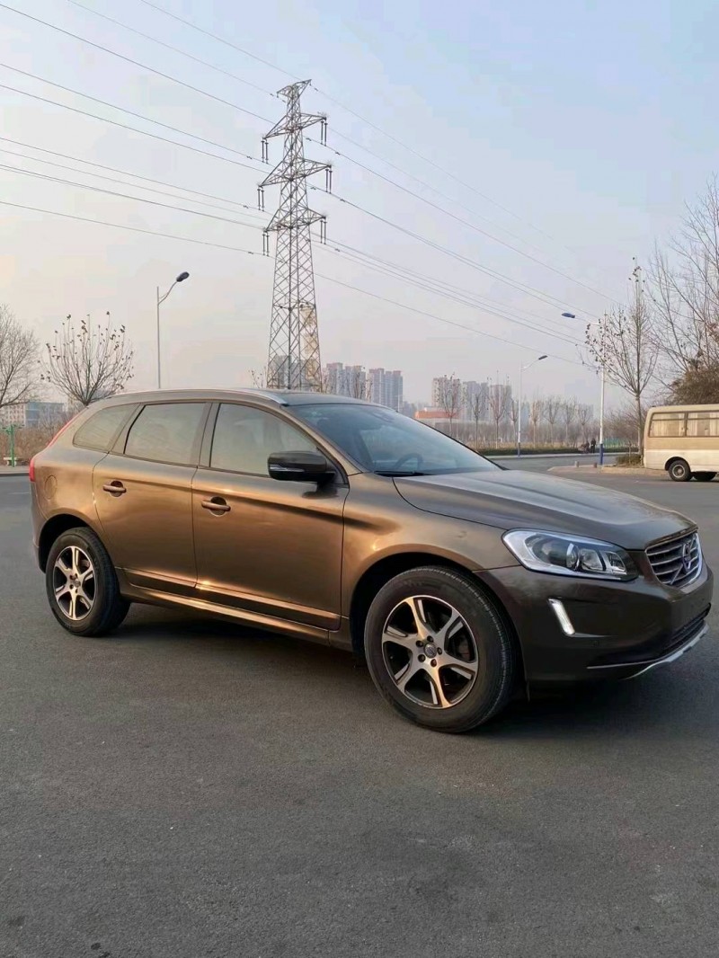 青岛14年沃尔沃XC609