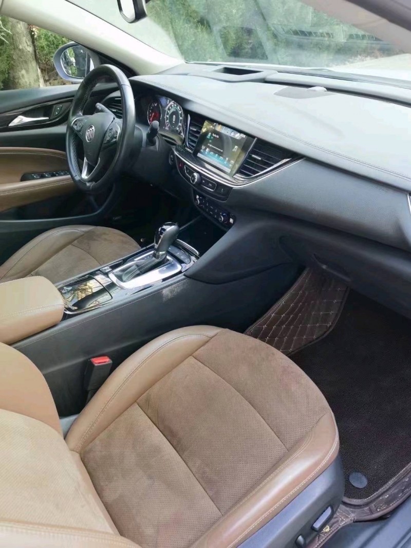 烟台18年别克君威8