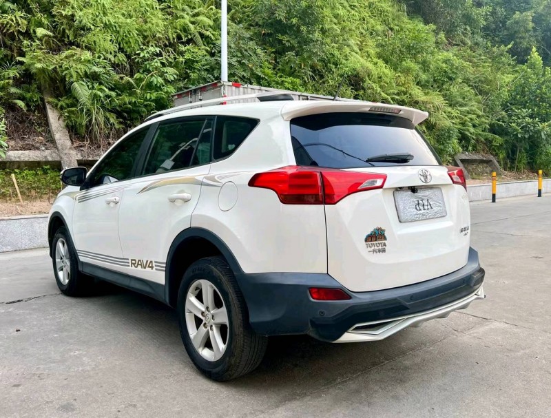 广州14年丰田RAV48