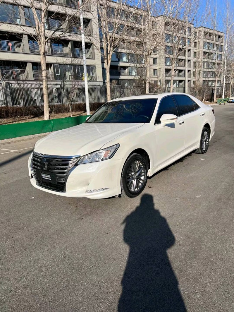 沈阳17年丰田皇冠7