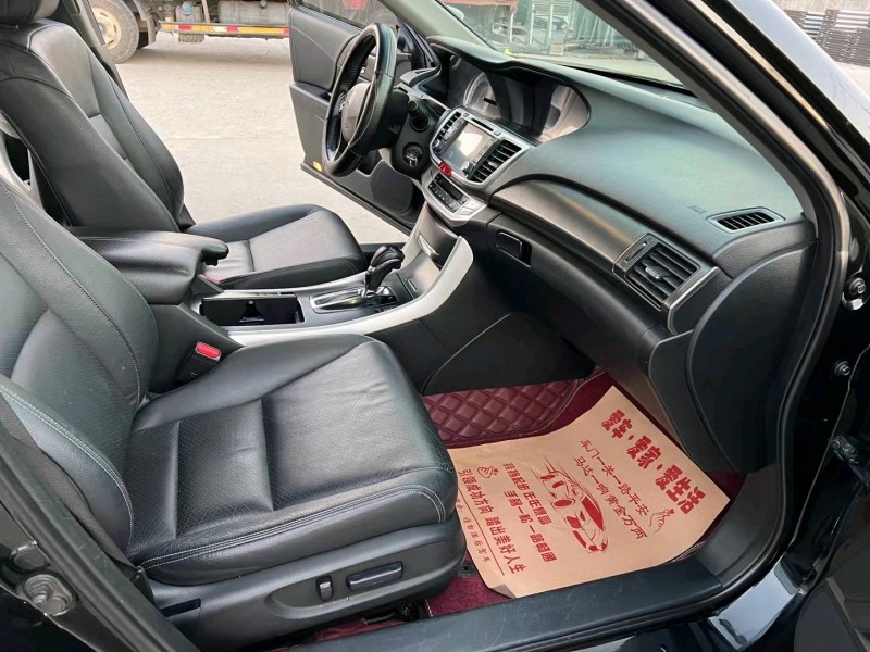 徐州14年本田雅阁3